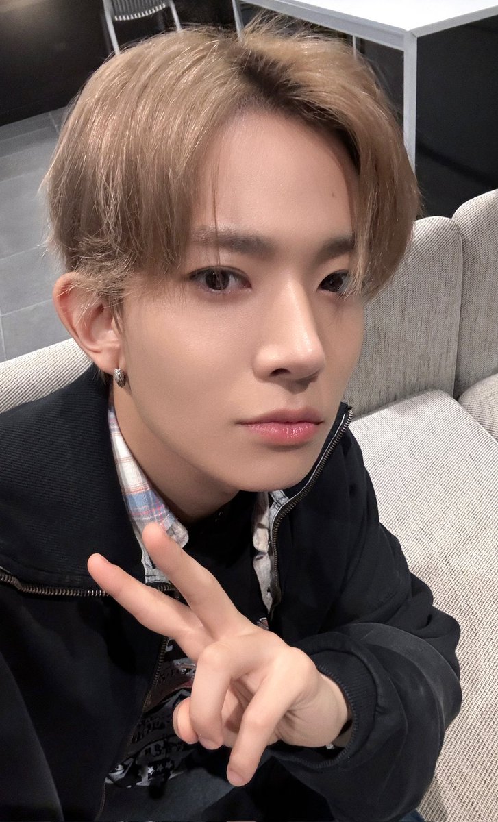 안나 ☆ fan acc tweet media