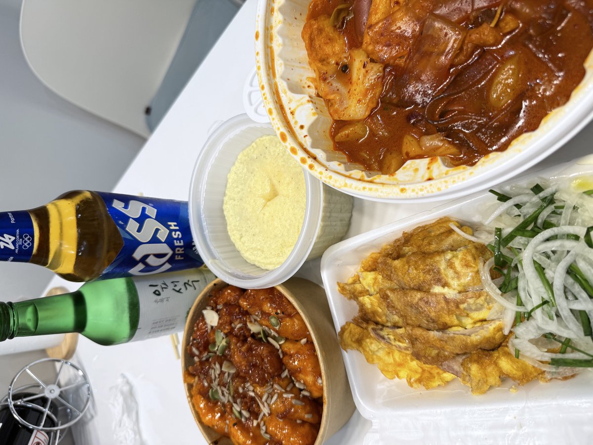 P981433's tweet photo. 개강 첫주부터 놀러다님 실환가
아몰르갯고종강이나하자 https://t.co/RA9wyfUpy7