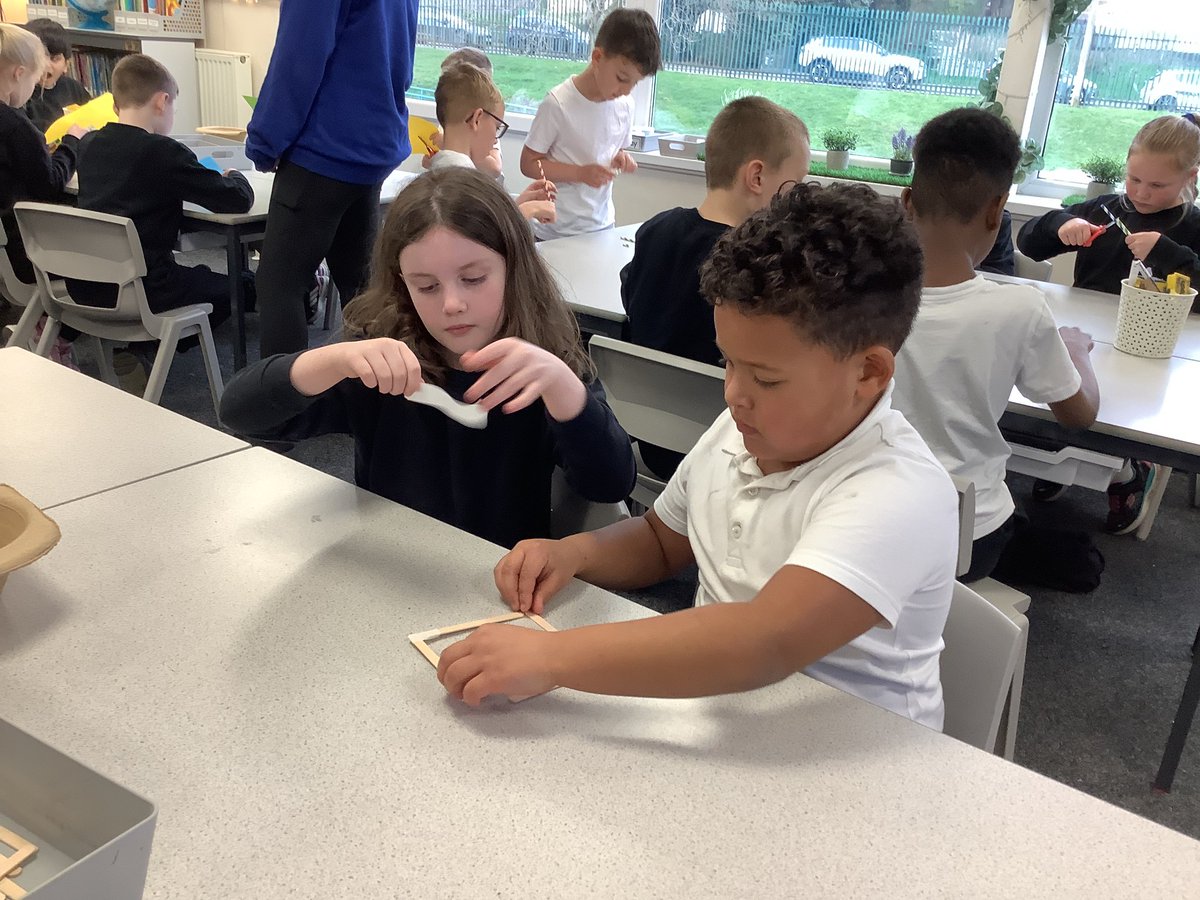 ReinwoodJuniors's tweet photo. The Big Bad Wolf is claiming he was framed for the destruction of the Little Pig’s straw house. 3R are investigating his claims by making houses from different materials. #RJS3R #RJSScience #BSW #BritishScienceWeek #BSW26 https://t.co/1ZMwhZGmox