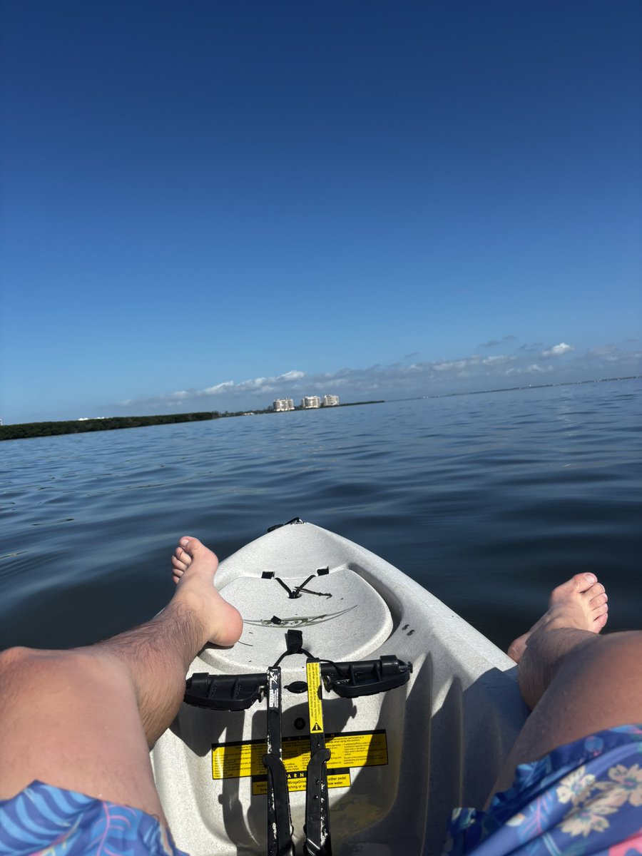 ParkerBray86's tweet photo. Good morning Florida. I’m drunk already https://t.co/Q2kiET2Wqf