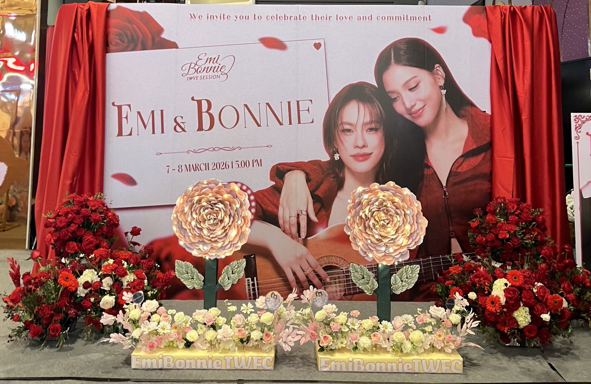 Papercointk's tweet photo. 💜🧡 @emiamily @beonnnie 
07.03.26
Money Rose shape X 2
Special thanks EmiBonnie TWFC💕
.
Line : @papercoin.tk (with @)

🌷o.1760,1761
. 
#moneyflower #moneybouquet #papercointk
#EmiBonnieLoveSession
#emibonnie https://t.co/dXdqC8cLqM