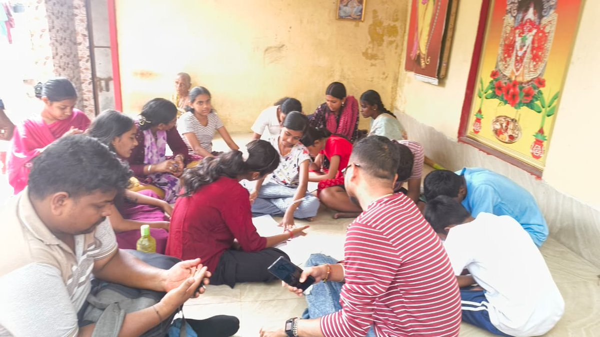 humarabachpan's tweet photo. On #IWD2026, adolescent girls conducted a safety audit of roads in Kuketeswar Community Area, identifying key safety concerns for girls &amp; women.They prepared a Charter of Demands for safer, inclusive public spaces—advancing the call for “Rights. Justice. Action.”

#SafetyIsARight https://t.co/ZvL28FjNe6