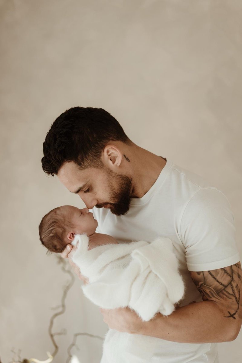 Ellis Myles tweet media