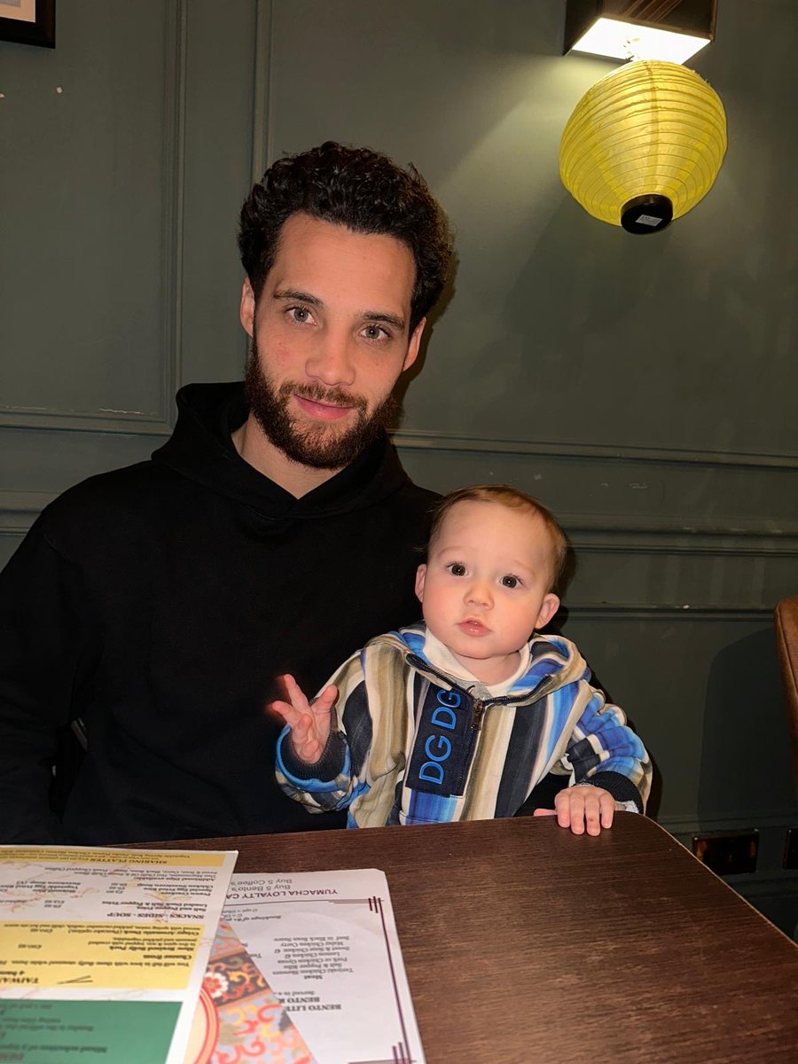 Ellis Myles tweet media