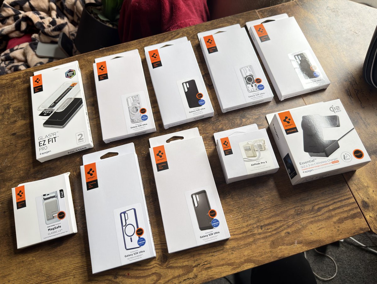 Holly - I like tech tweet media