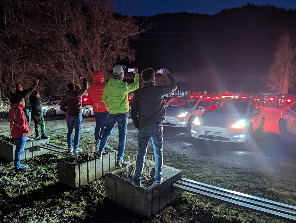 Tesla Owners Slovakia o.z. tweet media