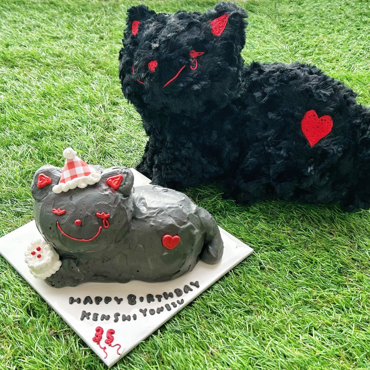 yone_08's tweet photo. お誕生日おめでとうございます🎂
お誕生日をお祝いするのは9回目になりました
生きる意味をくれてありがとうございます
米津さんを好きになってから幸せでいっぱいです
生まれてきてくれて、音楽をやってくれてありがとうございます
世界で一番大好きです( ; ; )♡
 #米津玄師 
 #米津玄師誕生祭2026 https://t.co/JAfpYUe8SV