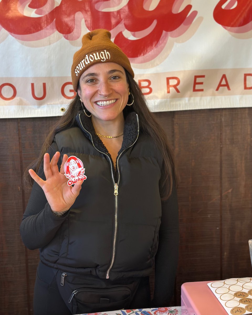 MakeStickers tweet media