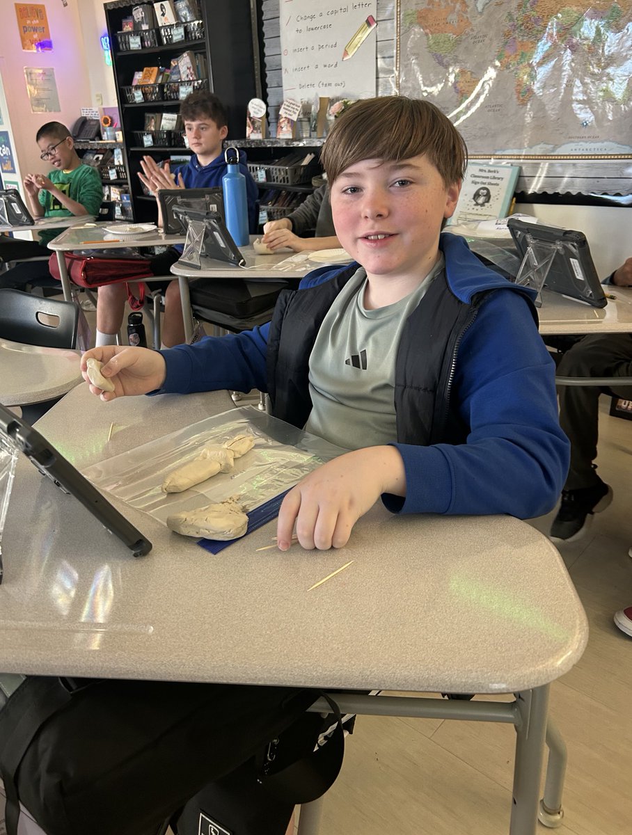 RaptorsPAMS's tweet photo. Sixth graders made miniature versions of Terracotta Soldiers with clay! π§‘π€ #raptorpride https://t.co/Y80KVM8iSN