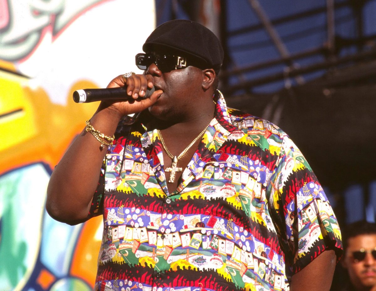 respectsapp's tweet photo. Respects to Christopher Wallace, aka The Notorious B.I.G., aka Biggie Smalls, who died on this day (9th March) in 1997. Rooted in east coast hip-hop and gangsta rap traditions, he is considered to be one of the greatest rappers of all time. RIP Biggie 🤍 https://t.co/dtrjvbdu4s