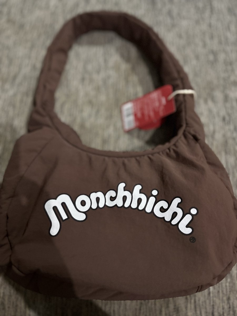 rubhiewram's tweet photo. 🤎 ส่งต่อกระเป๋า monchhichi จาก miniso land ของแท้ ยังไม่มีในไทยนะคะ ใบใหญ่ ใส่ของได้เยอะ มีช่องด้านใน 1 ช่อง ใช้ไปแค่ครั้งเดียวค่ะ
❤️ 500 รวมส่งเคอรี่ ( ฝากหิ้วมา 800 ) 

#ตลาดนัดmonchhichi #monchhichithailand 
#ตลาดนัดmonchhichi #ตลาดนัดม่อนชิชิ #ม่อนชิชิ #monchhichi #ส่งต่อ https://t.co/GUuMlBiSrv