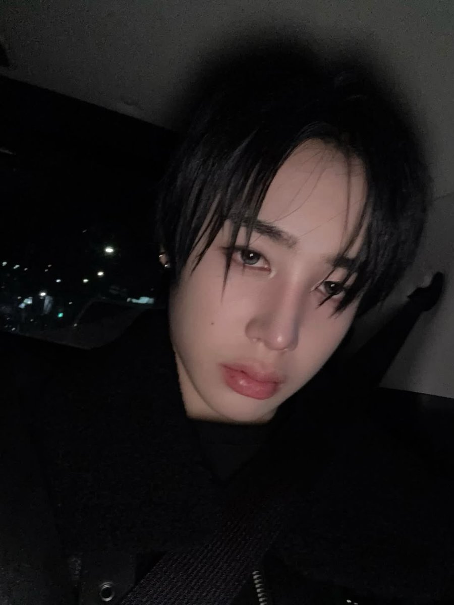 — i’ve fallen quite hard over you ⊹ ࣪ ˖🌑୭˚. ᵎᵎ

#roadyselcaday #road𝓨selcaday #rdysd #xikers #싸이커스 #hunter #헌터
