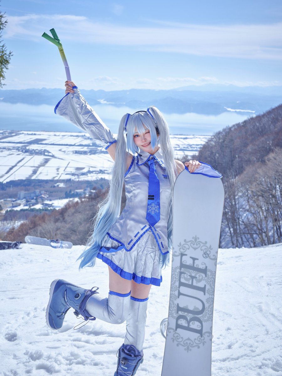 risa_smash's tweet photo. ミクの日ギリギリっ！
雪ミクでスノボーやった時の❄️*

#ミクの日 #ミクの日2026 https://t.co/V8kPfkFz1h