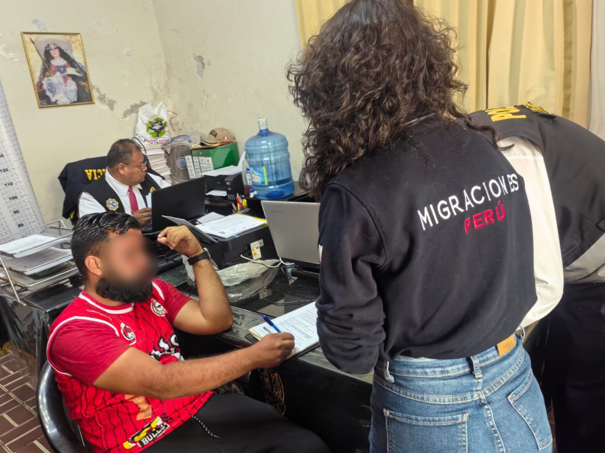 MigracionesPe's tweet image. Con la finalidad de reforzar la seguridad migratoria, #Migraciones 🇵🇪, junto a la @PoliciaPeru, ejecutó operativos de verificación y fiscalización migratoria en #Arequipa, #Huánuco, #Ica, #Junín, #Loreto, #Puno, #Tumbes y #Ucayali, donde la #PNP intervino a 399 extranjeros.