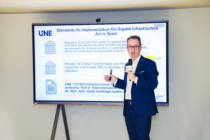 NormasUNE's tweet photo. 🏨🌐 El futuro de los hoteles será inteligente, conectado y digital.

Nuestro compañero @JaJCaballero, coordinador de digitalización en UNE, participó en la mesa redonda “Roadmap to Intelligent Hospitality”, celebrada en el marco del @MWCHub Barcelona 2026, donde expertos del sector analizaron cómo tecnologías como la inteligencia artificial, las redes ópticas o el IoT están impulsando una nueva generación de hoteles inteligentes.

💭 El debate abordó cómo avanzar hacia un sector hotelero más conectado, eficiente y personalizado, capaz de integrar servicios digitales y nuevas experiencias para los huéspedes.

En este contexto, la normalización desempeña un papel esencial para garantizar la interoperabilidad, la seguridad y la confianza en los sistemas que harán posible estos entornos inteligentes.

🔗 Más información: https://t.co/3FI8C8w2kU

#MWC26 #TransformaciónDigital #UNE #ProgresoCompartido