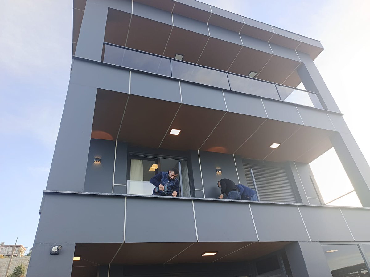 MksYapi's tweet image. Şile silinebilir giyotin cam çalışması.
#şile #şilecambalkon #giyotincam #giyotincamsistemleri #giyotincambalkon #cambalkon #silinebilirgiyotincam