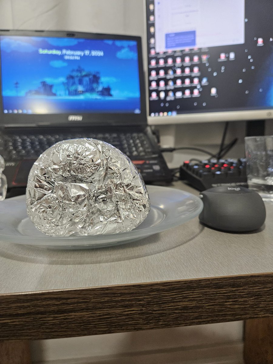 LaurA 💫 tweet media