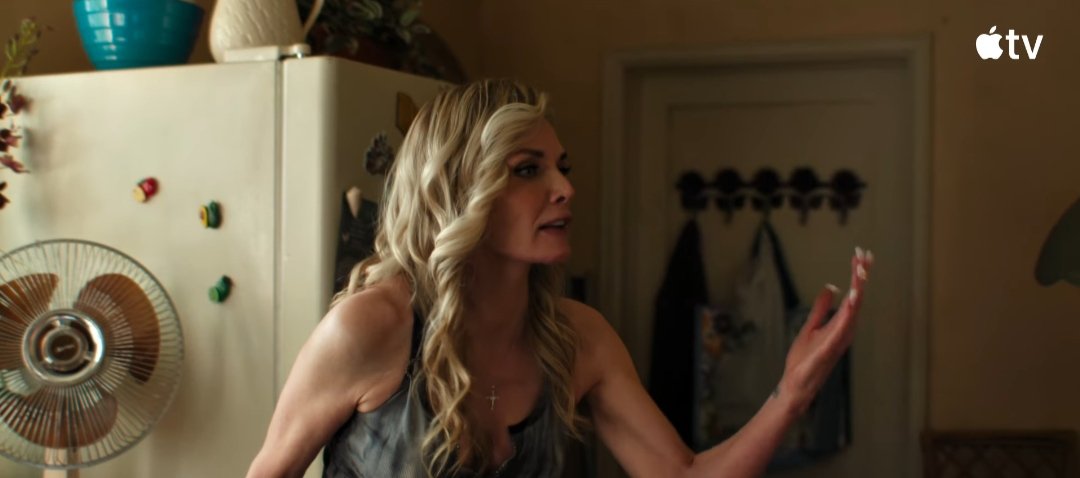 sr_pfeiffer's tweet photo. Michelle Pfeiffer en el tráiler de Margo's Got Money Troubles. https://t.co/hZytIDRpL7