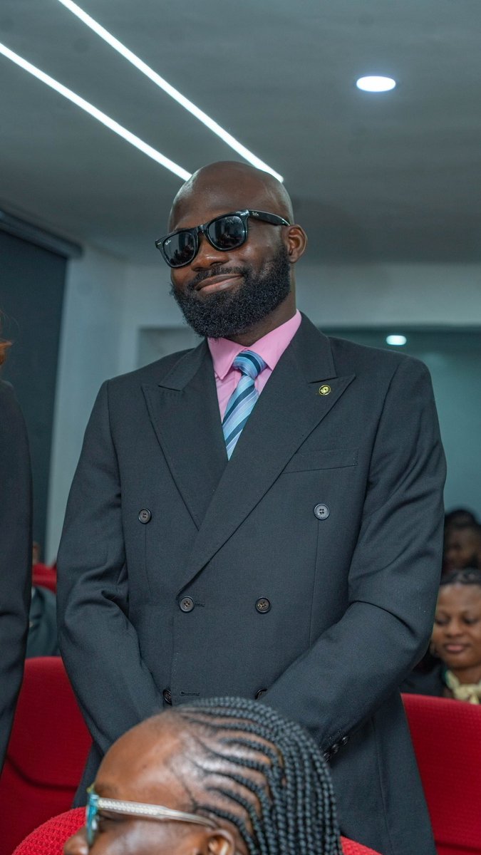 balogunofeko's tweet photo. New week. New deals. Same commitment to excellence. 🏢📈

Stepping into Monday with strategy.

Let’s make it a productive week. 💼✨

#MondayMomentum #CorporateRealEstate #RealEstateLife #PropertyInvestment #NewWeekNewGoals https://t.co/3ShZJk7mto