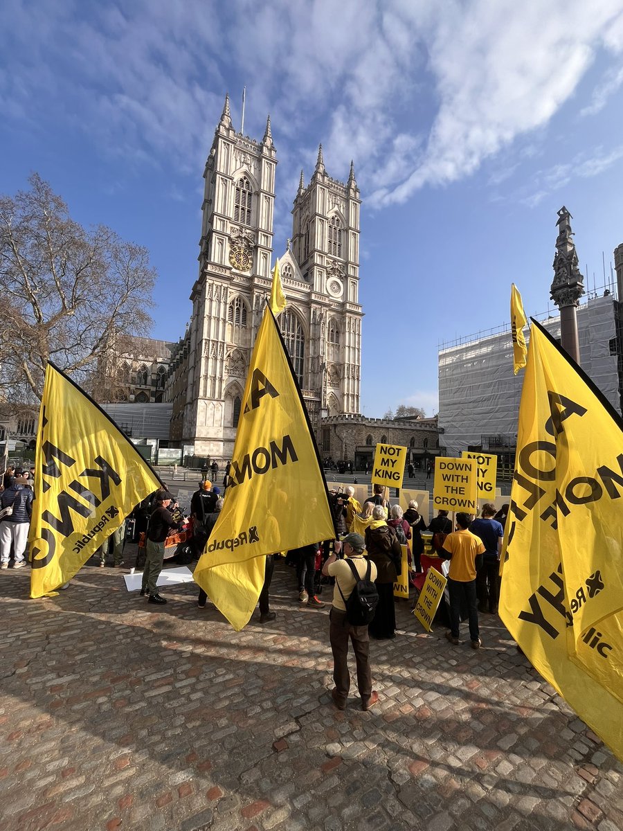 #NotMyKing tweet media