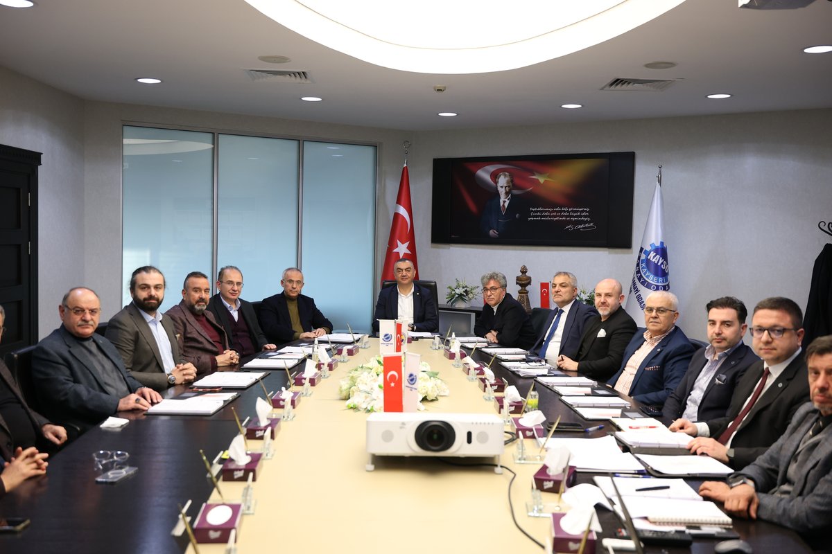 Kayseriso's tweet photo. Kayseri Sanayi Odası (#KAYSO) Yönetim Kurulu Toplantısı, Başkanımız Mehmet Büyüksimitci’nin başkanlığında gerçekleştirildi.                   

Gündemdeki maddeler görüşülerek karar bağlandı.
Alınan kararların şehrimize ve sanayicilerimize hayırlı olmasını dileriz. https://t.co/zgA3Ur2GoM