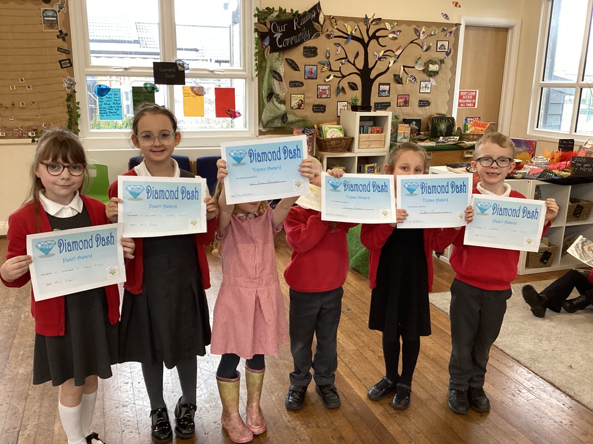 TISElmClass's tweet photo. It’s great to see more children earning their diamond dash certificates in assembly! Keep it up 🤩 @TownvilleIS https://t.co/ESGyt0iZFv