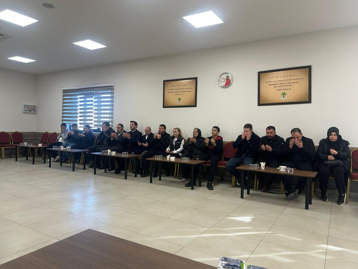 Adnan A.Ş Yönetim Kurulu Başkanı Sayın Enver İnanıcı’nın kıymetli akrabasının vefatı dolayısıyla kendilerine taziye ziyaretinde bulunduk.  

Merhuma Allah’tan rahmet, başta İnanıcı ailesi olmak üzere tüm yakınlarına sabır ve başsağlığı diliyoruz.