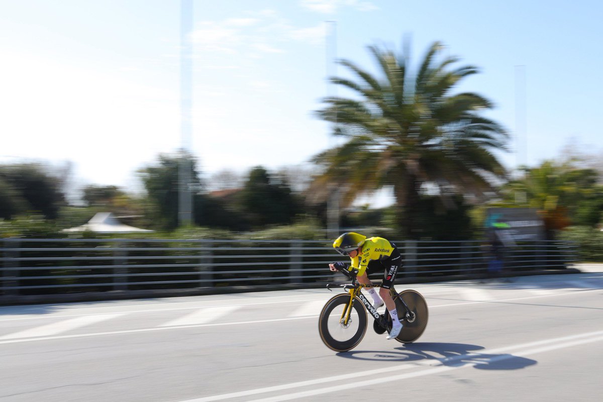 vismaleaseabike's tweet photo. 🇮🇹 #TirrenoAdriatico

A 𝗳𝗹𝘆𝗶𝗻𝗴 𝘀𝘁𝗮𝗿𝘁 to Tirreno–Adriatico. 💨 https://t.co/fsEzi9Z7rs