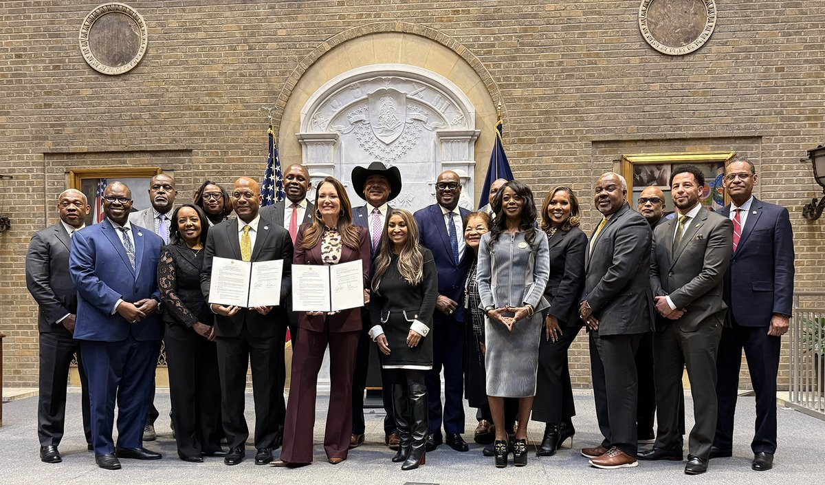 aamuedu's tweet photo. AAMU President Daniel K. Wims recently joined leaders from across the nation’s Historically Black land-grant universities March 5 as the @USDA and the Council of 1890 University Presidents signed a landmark Memorandum of Understanding designed to expand federal collaboration and strengthen agricultural innovation. #StartHere 

More: https://t.co/2twS5oQRaY