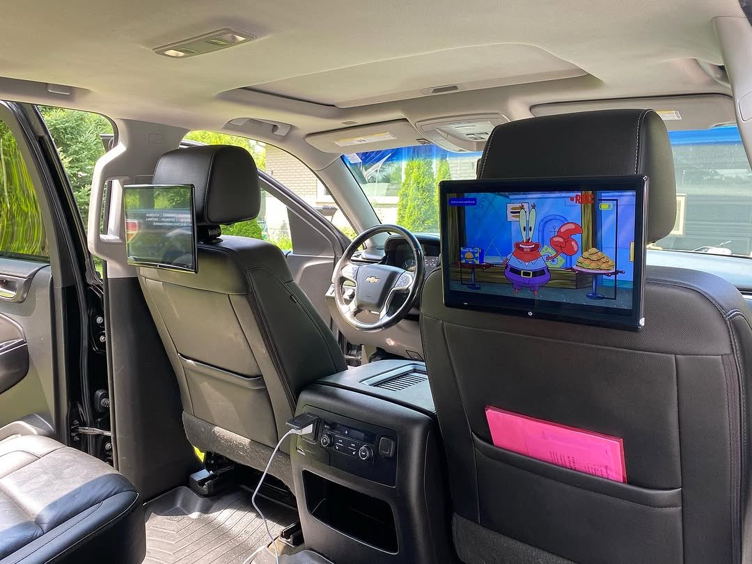 acesvision's tweet photo. Chevrolet Suburban 13.3 inch Google Licensed Android Rear Seat Entertainment#Chevrolet#Car Entertainment#Car Tablet#Rear Seat Entertainment https://t.co/e4oux3LN9M