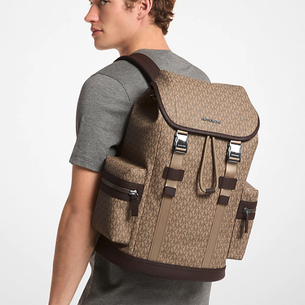 LordOfDiscounts's tweet photo. Michael Kors Cooper Logo Backpack, Price in Cart, Free Shipping, now $159.20 via Michael Kors

⬇️ 68% Price Drop

🔗 - https://t.co/hHWUresege

#LRDeal | #AD @michaelkors #michaelkors #mkpartner https://t.co/Kev73SXkv4