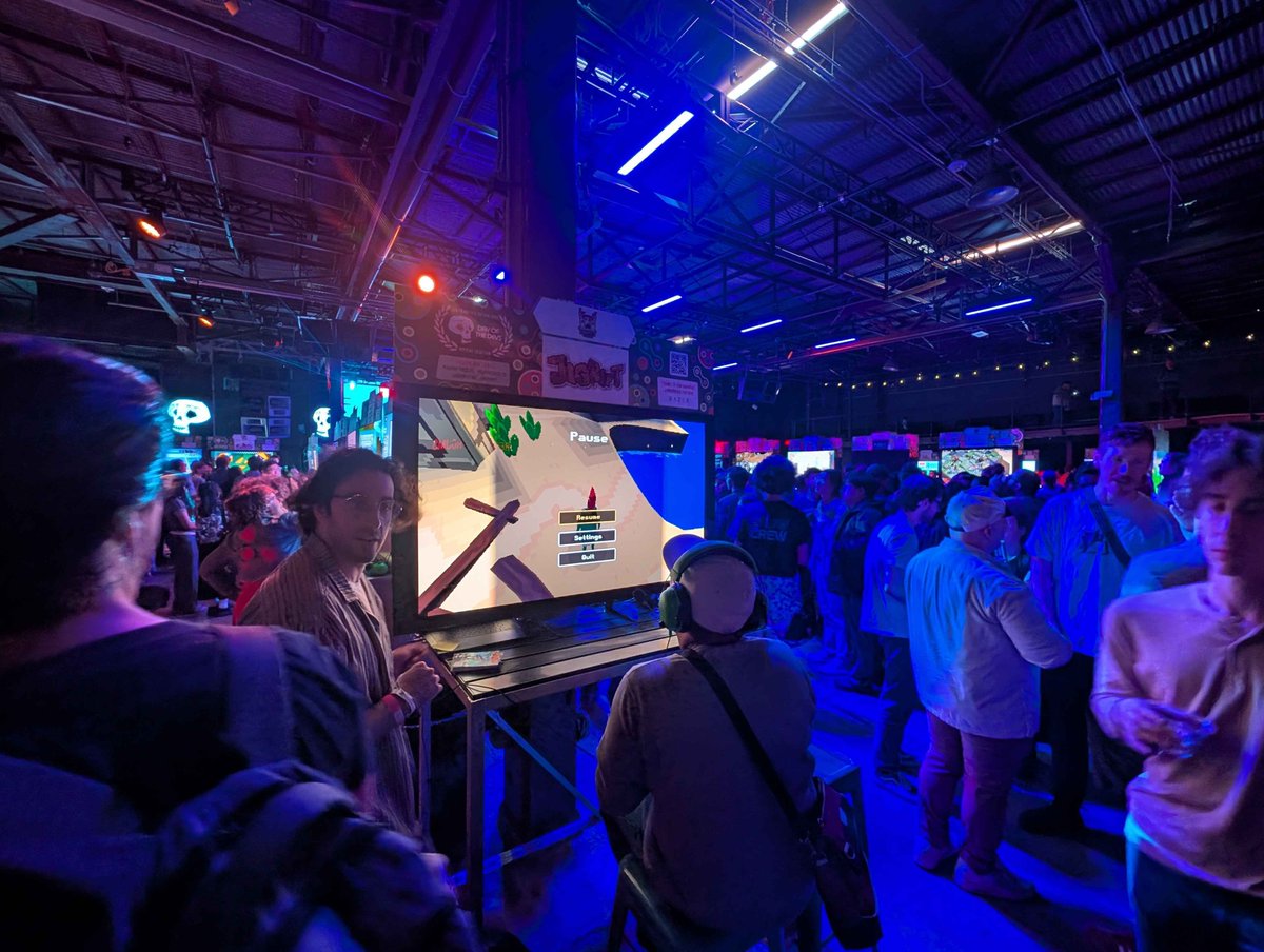 WhitethornGames's tweet photo. We had so much fun at @dayofthedevs x San Francisco Edition yesterday!

So many people stopped by to play #Colorbound from and #Jigrift, and as always, it's an amazing experience to watch people--REAL PEOPLE--get to play our games!

Thanks so much to everyone who stopped by! https://t.co/LFE89SNL71