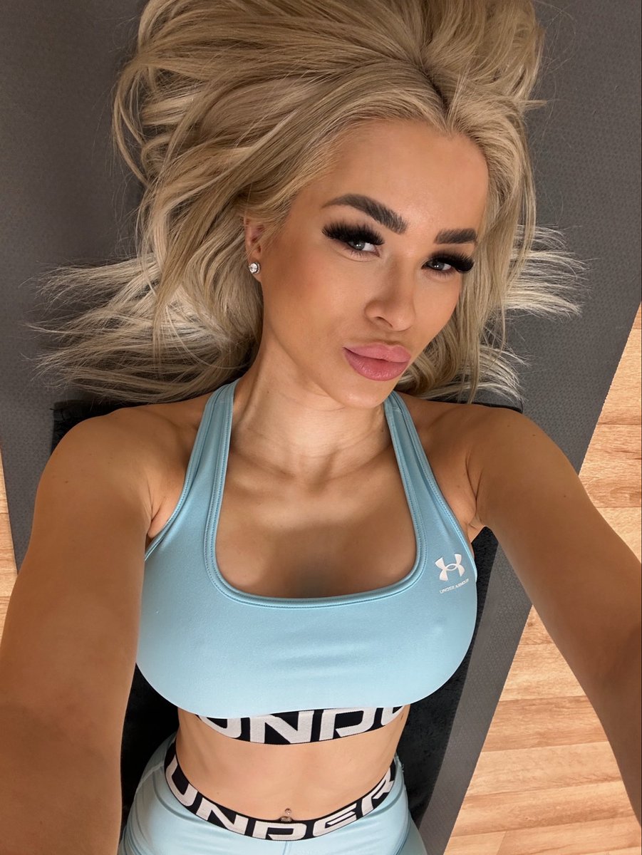 tess_only_'s tweet photo. gym time 💪🏻🩵  #fitgirl #fitbabe #fitnesswoman #tightbody #blonde #underarmour https://t.co/IXf1eeyy1s