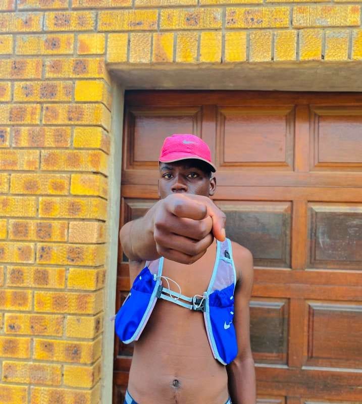LimpopoPro24965's tweet photo. R100 https://t.co/ymNO8uKI2M