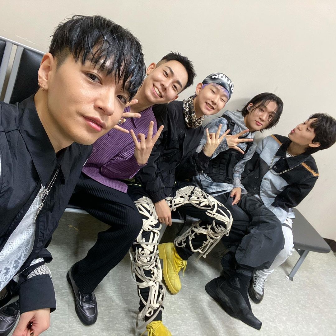 Simon D. tweet media