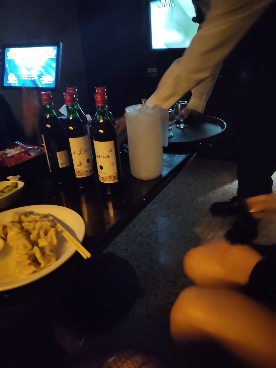 紅酒🍷深含吸舔 tweet media