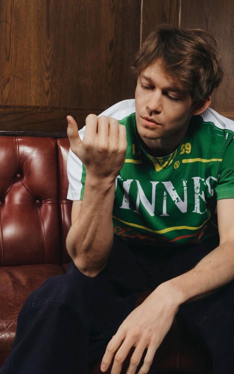 joealwyners's tweet photo. Joe Alwyn for JWANDERSON x GUINNESS https://t.co/g0Eu9Mfr39