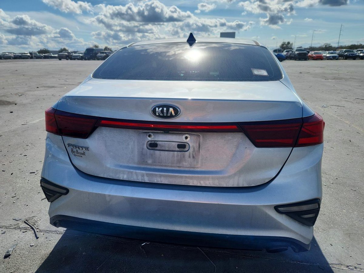 2019 kia forte 
150k miles 
2.0L petrol 
Ghc 81,000(shipping included)