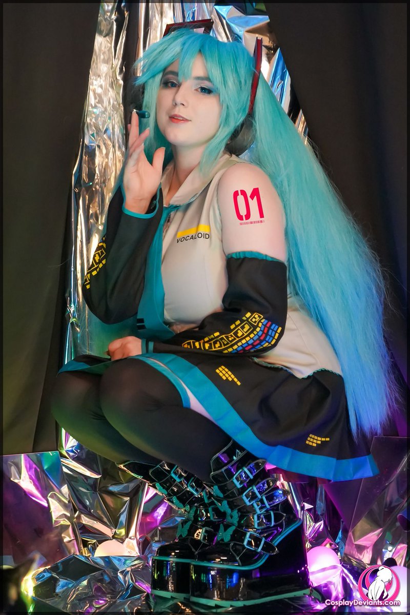 Cosplay Deviants tweet media