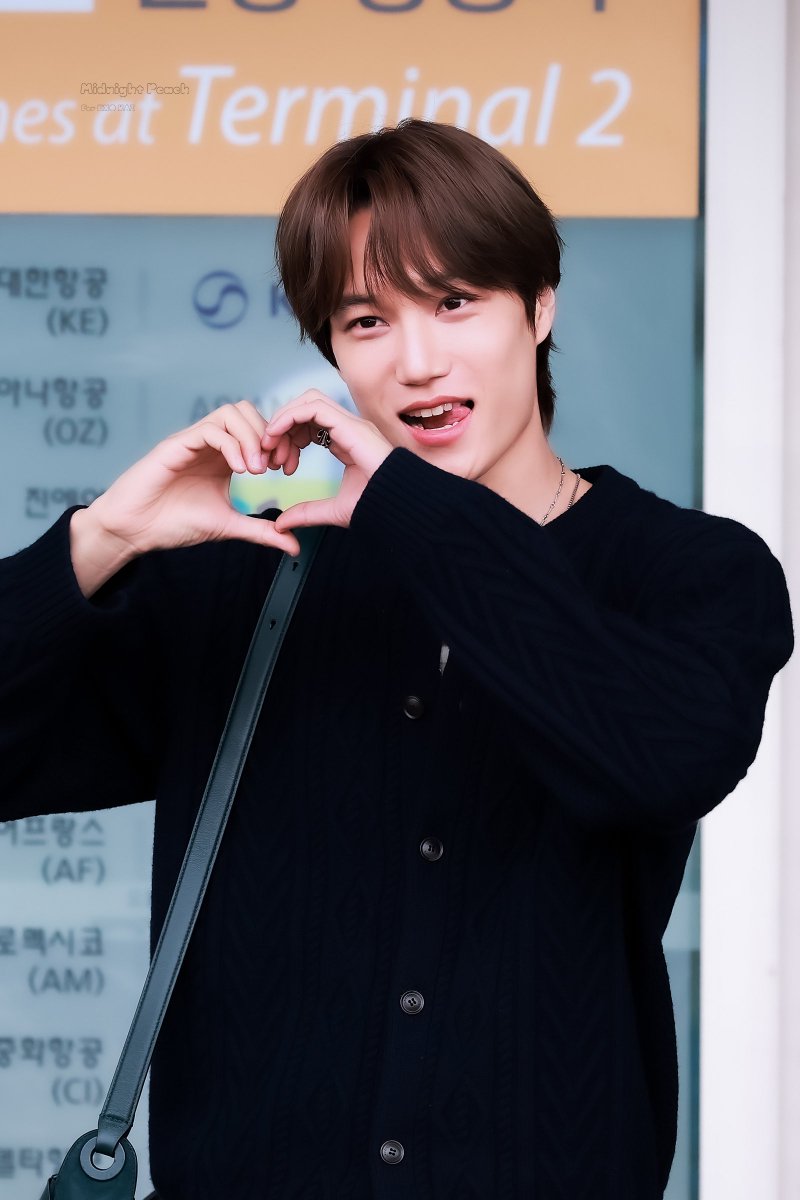 Midnight Peach tweet media