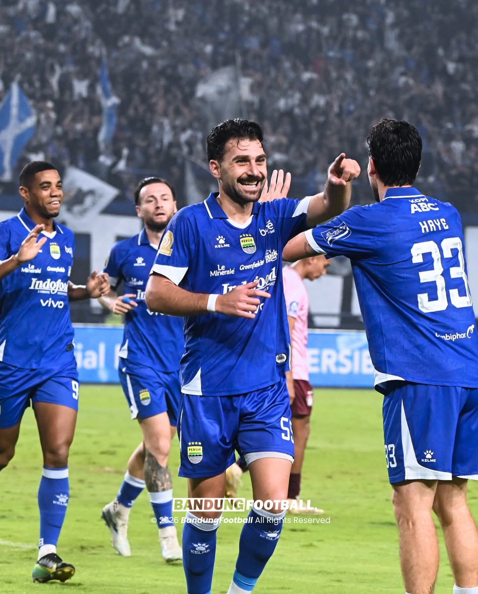 FULL TIME!

RAMADHAN FEAST AT GBLA! Tiga gol tanpa balas dari Persib kepada Persik!

MANGPRAAAANGGG 😁🔵🫶

#BandungFootball #BFCOM #Persib #Bobotoh #PersibDay