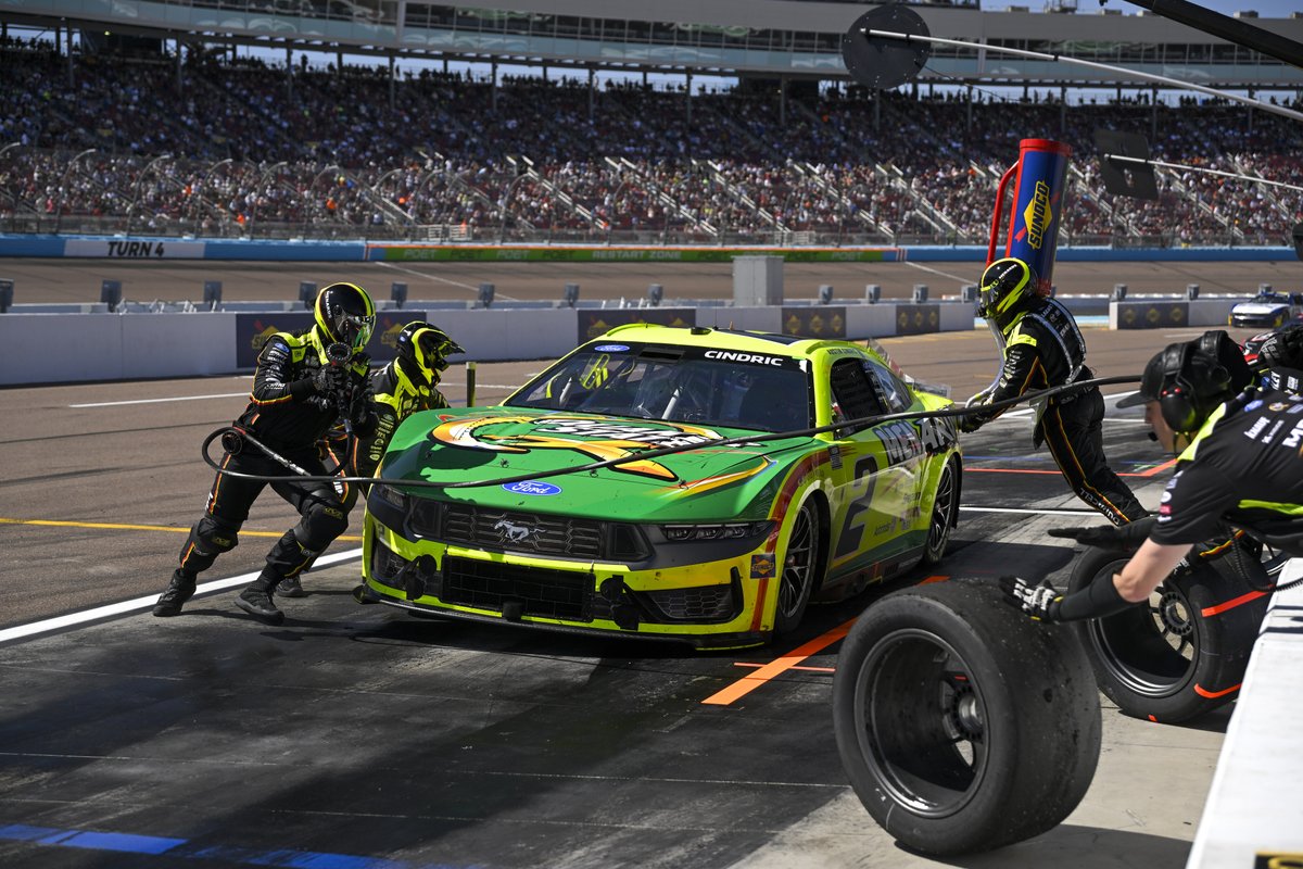 Quaker State tweet media