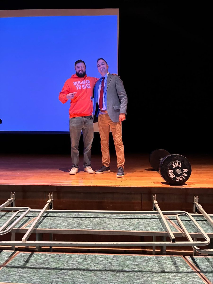 Chris Becker tweet media