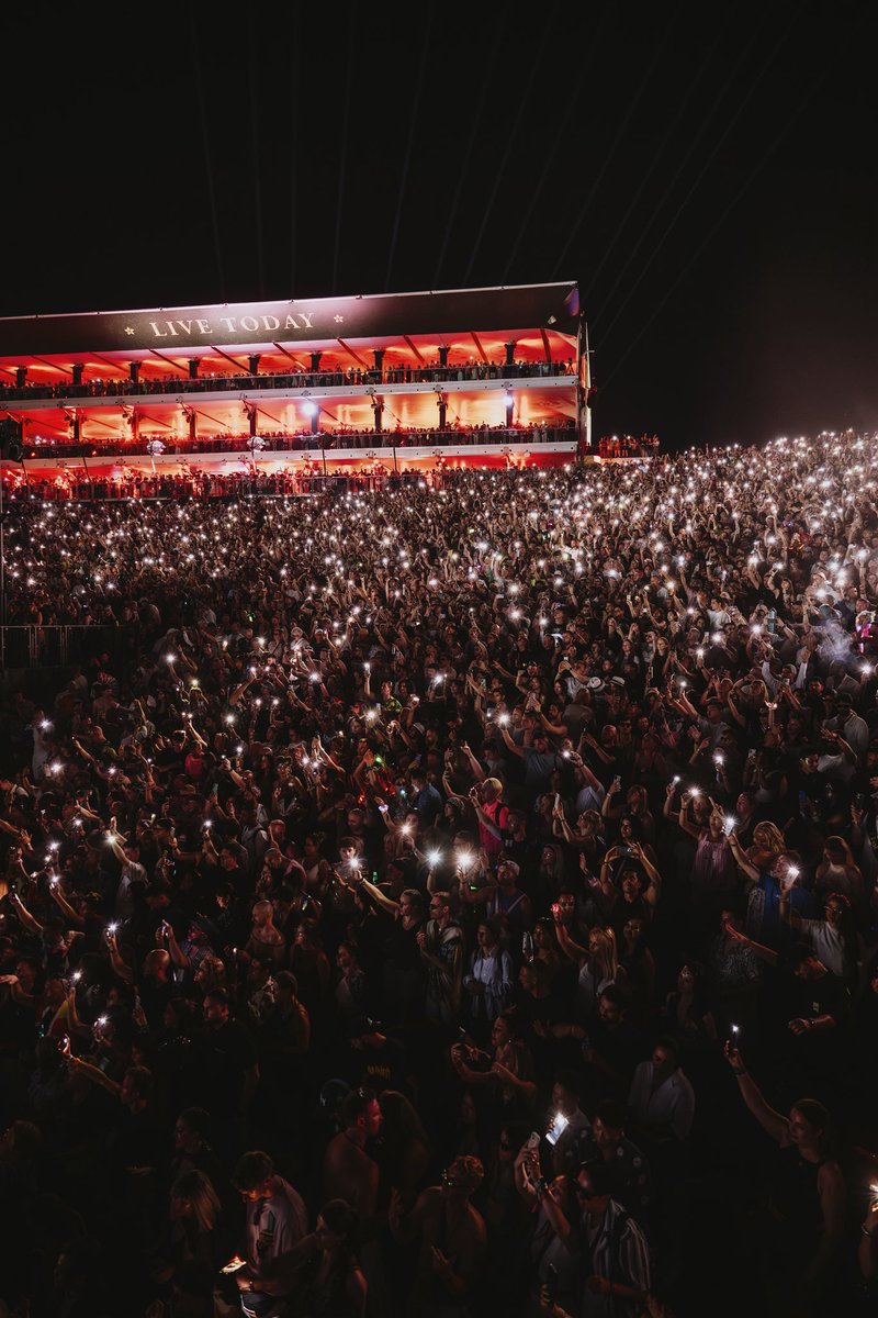 tomorrowland's tweet photo. The power of music. https://t.co/7BB2xBJGgU