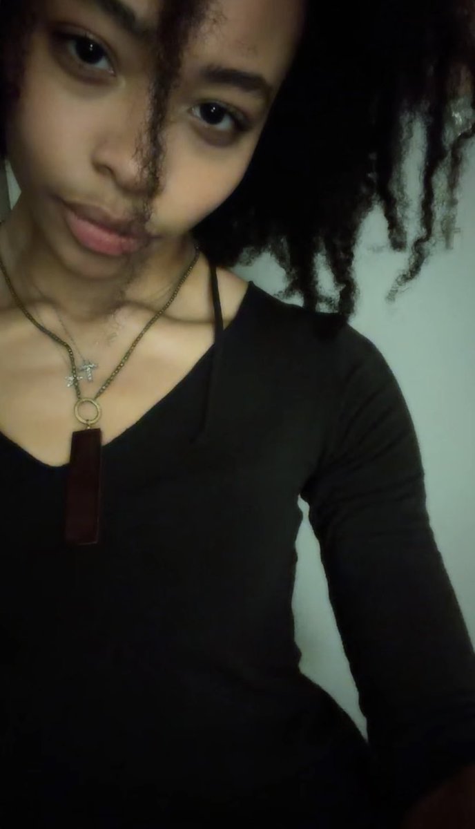 cymopholia's tweet photo. Heal🖤🥀 https://t.co/tsYNrRM0j6