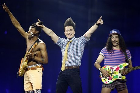 marrgarethX's tweet photo. if you showed this song to someone who only knows 2020s Eurovision, and told them it's from France, they'd laugh in your face https://t.co/rMJDpO62l5