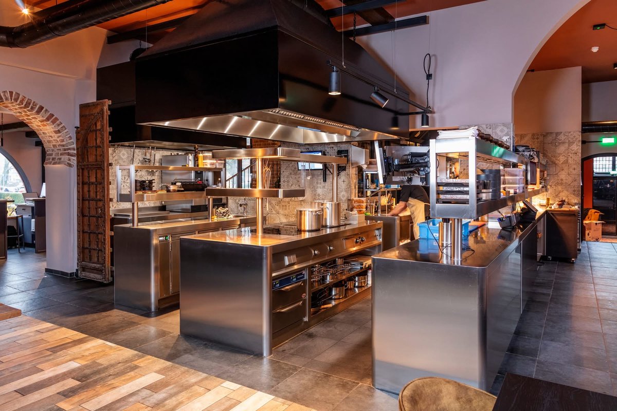 qook_by_kfe's tweet image. With Qook! we can fit out all elements of your kitchen. This means that everything from the central suite to the chef's pass matches the same high quality finish and unmistakable Qook! design.

Get in touch for a free consultation today
#qook #commercialkitchens #kitchendesign