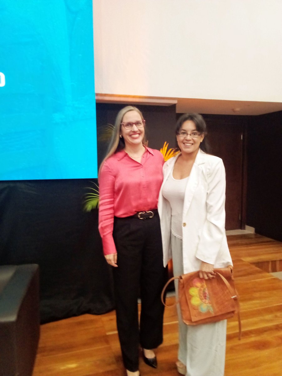 HildaFerrass's tweet photo. Día Internacional de la Mujer🌹👌

En ese marco, participé de la V Jornada de Mujeres en el BCP.

Interesante reflexión: "El crecimiento profesional no es individual, es colectivo", pues diferentes personas contribuyen a lo largo del tiempo al crecimiento. https://t.co/p6QIU41EnR