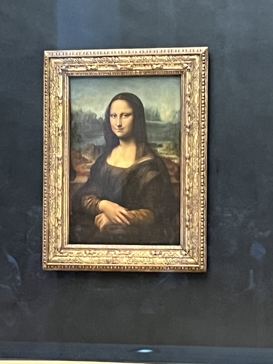 Dal vivo è ancora più bella. 
Un capolavoro che dovrebbe stare in #Italia, ma che ahimè i francesi hanno saputo valorizzare in maniera perfetta .
#louvre #paris