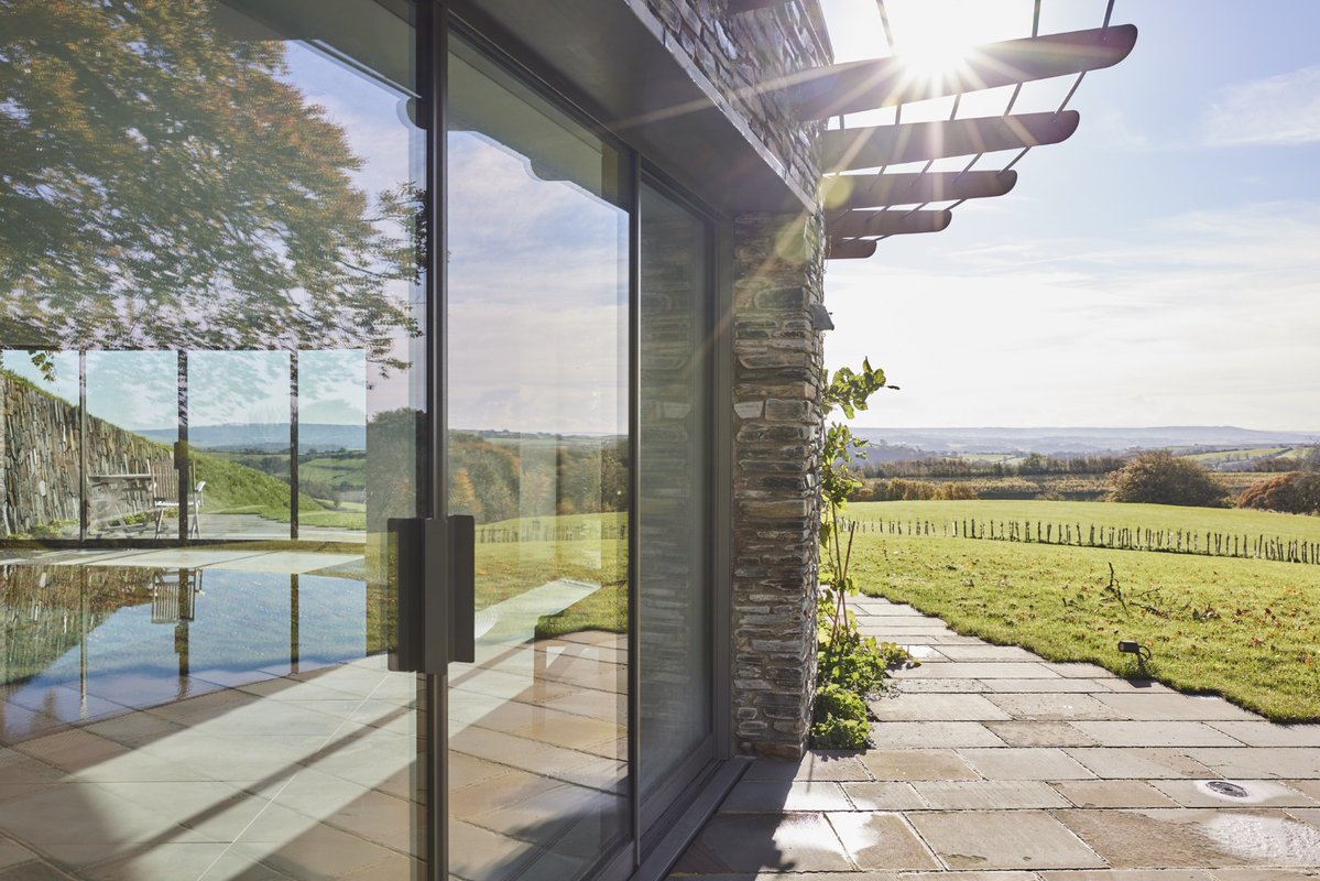 Jonathan Rhind tweet media